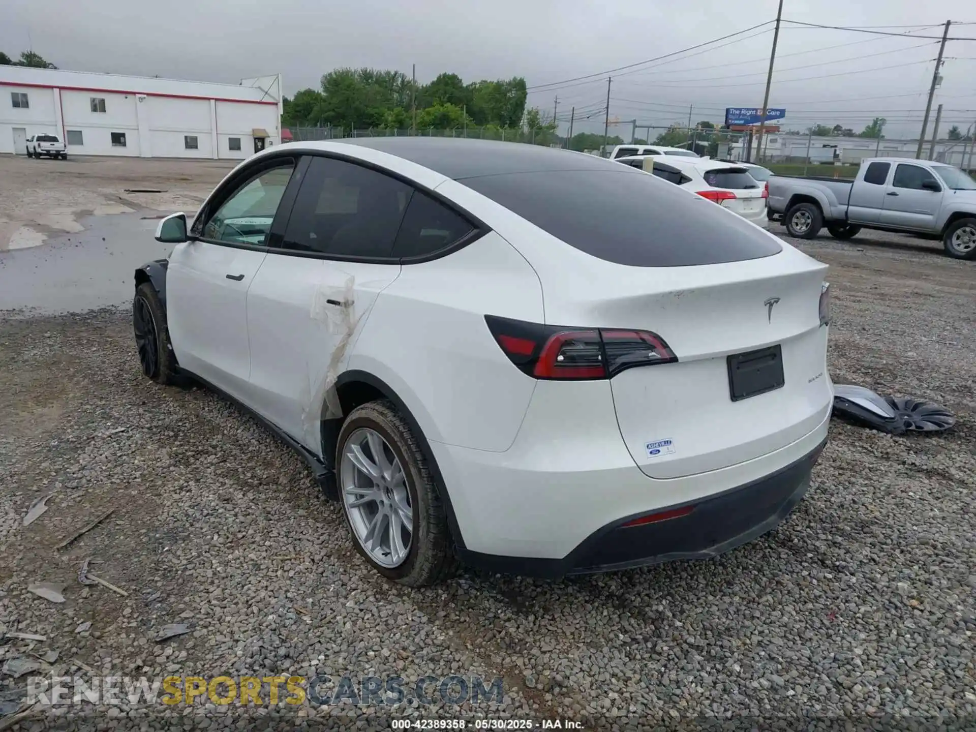 3 Photograph of a damaged car 7SAYGDEE2PF631955 TESLA MODEL Y 2023