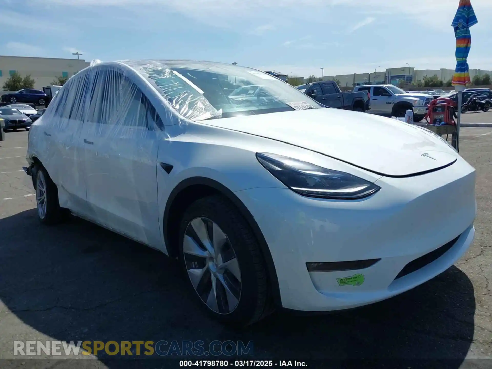 1 Photograph of a damaged car 7SAYGDEE2PF632121 TESLA MODEL Y 2023