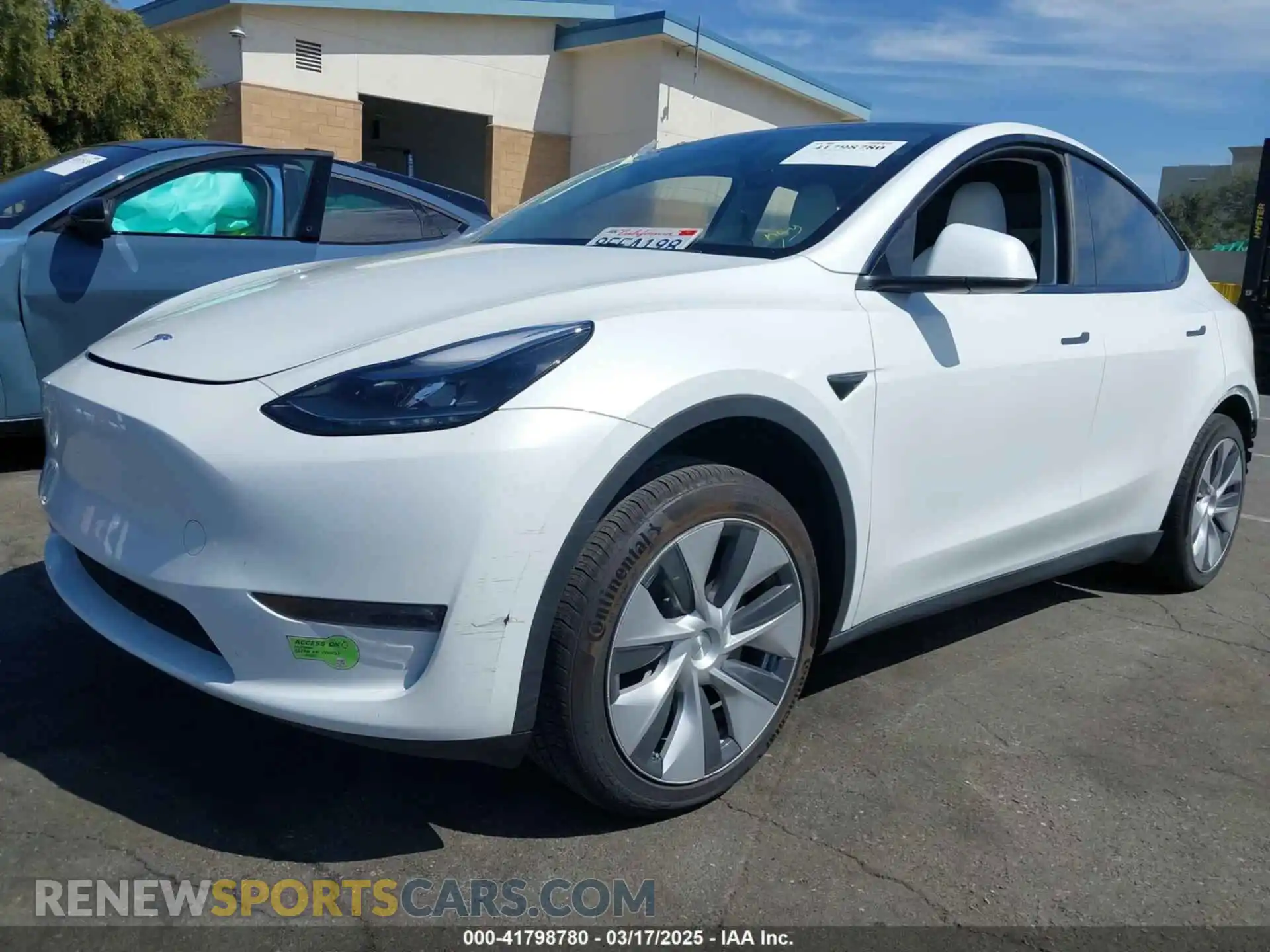 2 Photograph of a damaged car 7SAYGDEE2PF632121 TESLA MODEL Y 2023