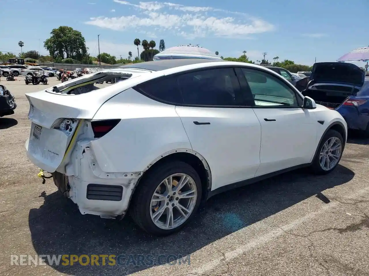 3 Photograph of a damaged car 7SAYGDEE2PF632653 TESLA MODEL Y 2023