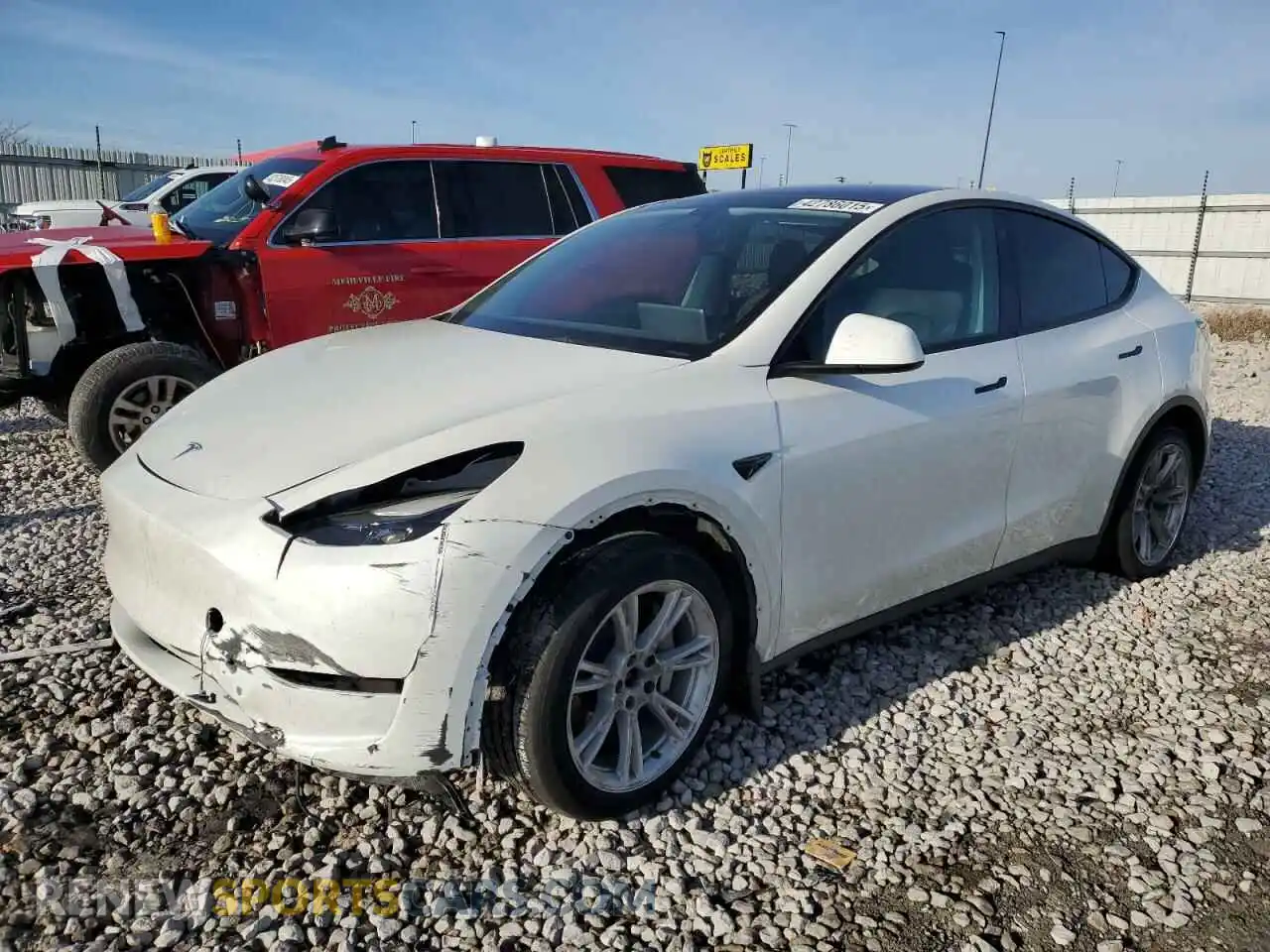 1 Photograph of a damaged car 7SAYGDEE2PF668360 TESLA MODEL Y 2023