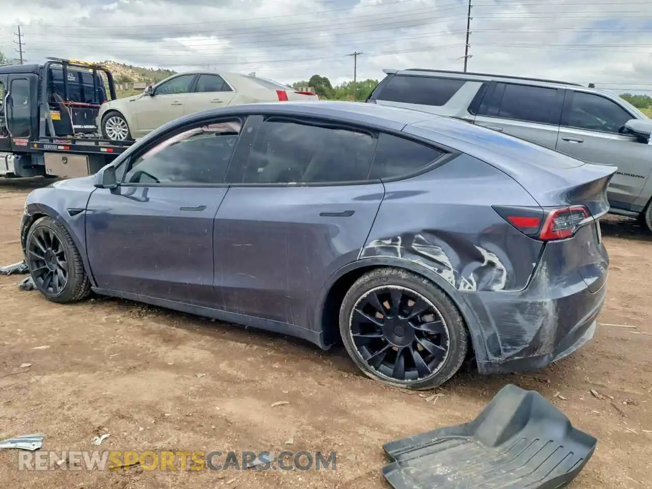 2 Photograph of a damaged car 7SAYGDEE2PF692173 TESLA MODEL Y 2023