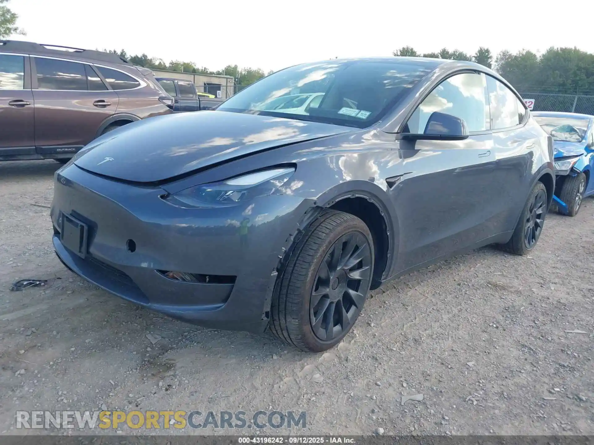 2 Photograph of a damaged car 7SAYGDEE2PF752100 TESLA MODEL Y 2023