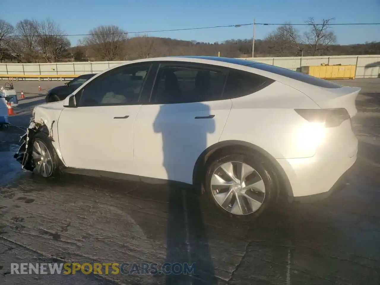2 Photograph of a damaged car 7SAYGDEE2PF784609 TESLA MODEL Y 2023