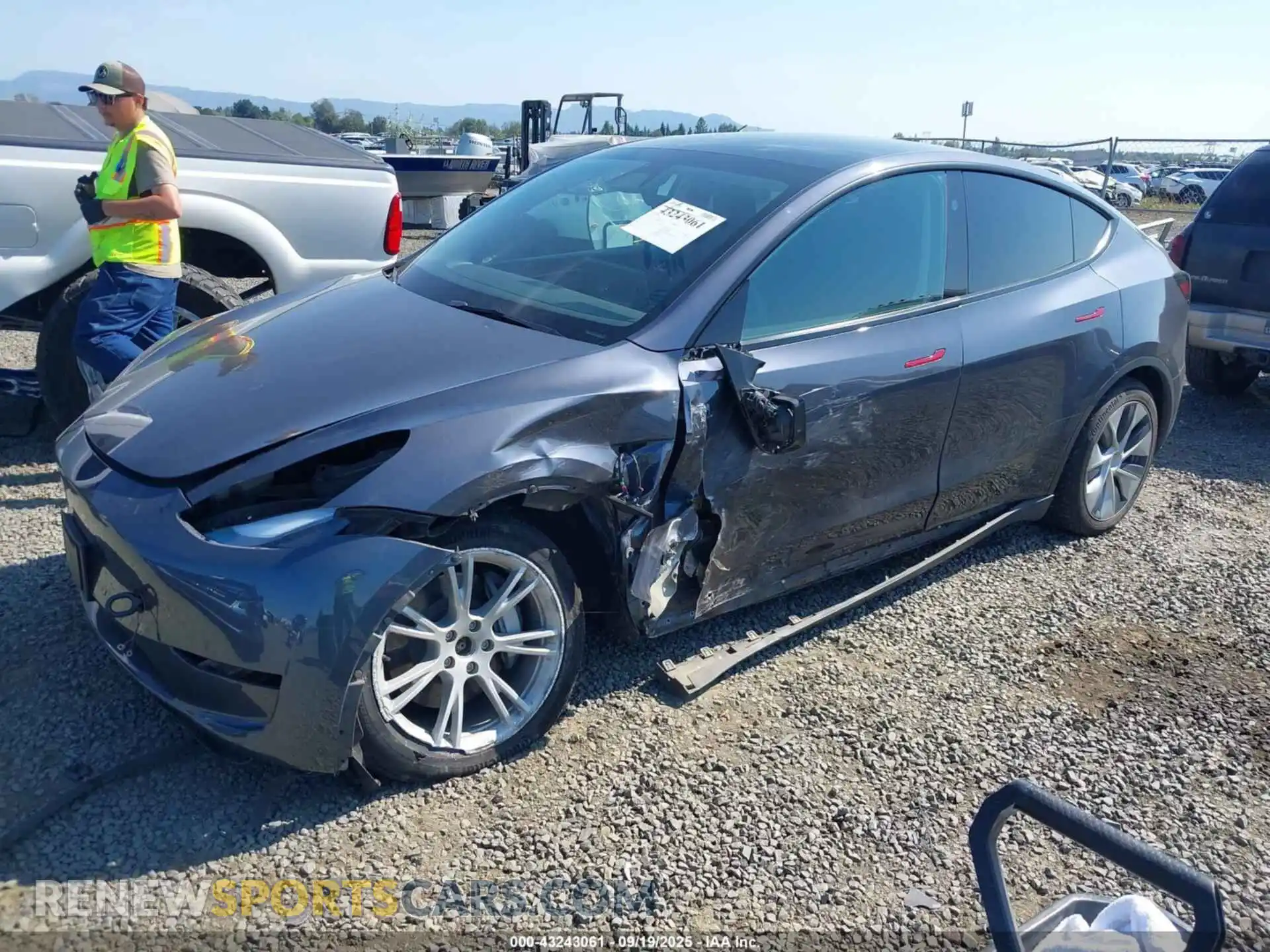 2 Photograph of a damaged car 7SAYGDEE2PF805829 TESLA MODEL Y 2023