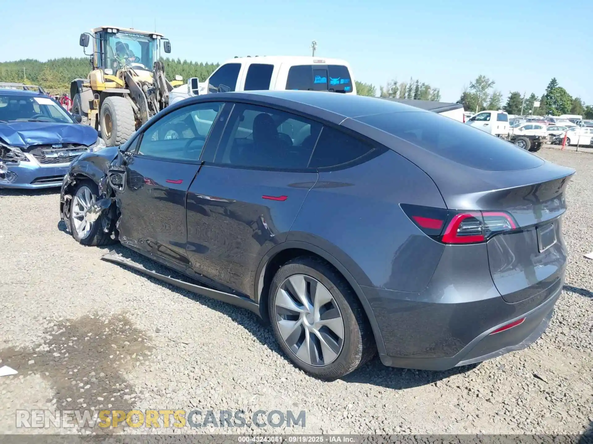3 Photograph of a damaged car 7SAYGDEE2PF805829 TESLA MODEL Y 2023