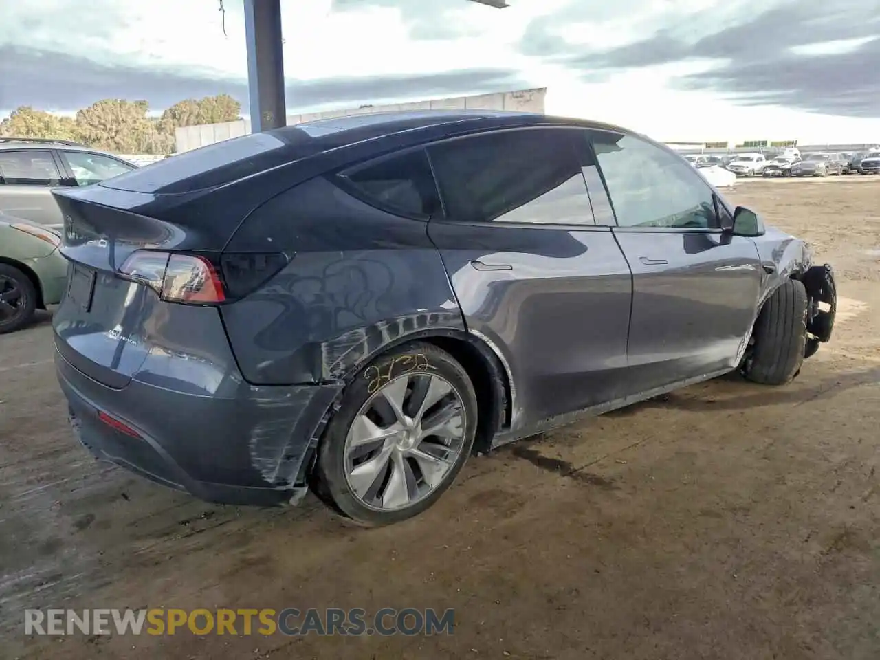 3 Photograph of a damaged car 7SAYGDEE2PF833176 TESLA MODEL Y 2023