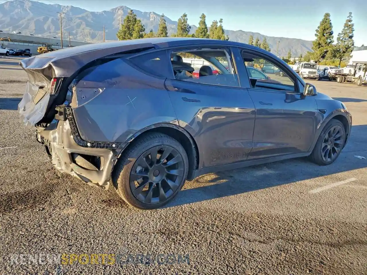 3 Photograph of a damaged car 7SAYGDEE2PF913822 TESLA MODEL Y 2023