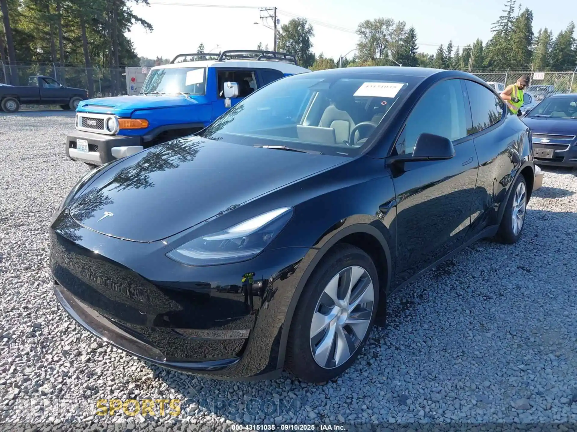 2 Photograph of a damaged car 7SAYGDEE2PF921290 TESLA MODEL Y 2023