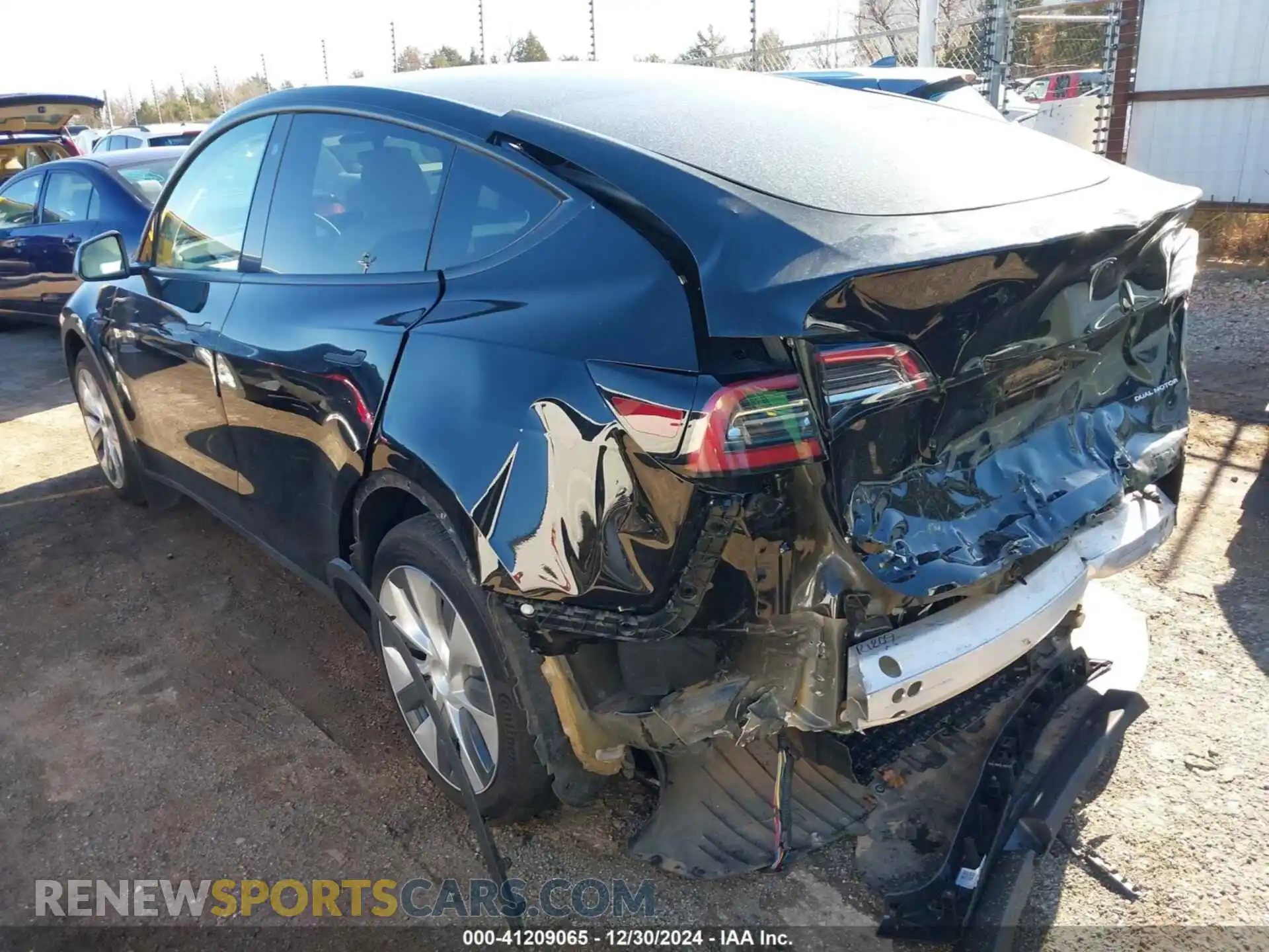 3 Photograph of a damaged car 7SAYGDEE3PF773151 TESLA MODEL Y 2023