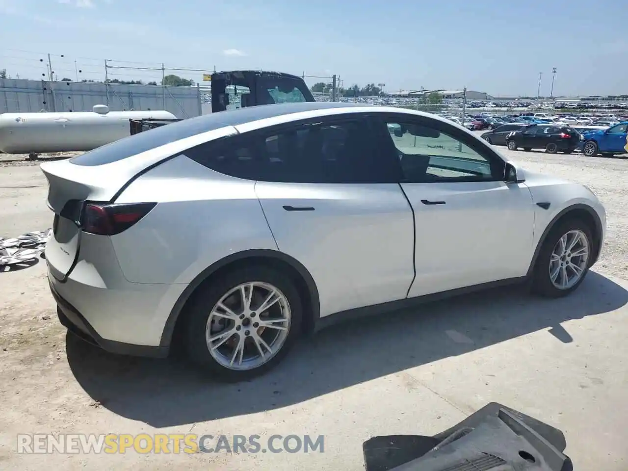 3 fotografías del automóvil dañado 7SAYGDEE3PF808853 TESLA MODEL Y 2023