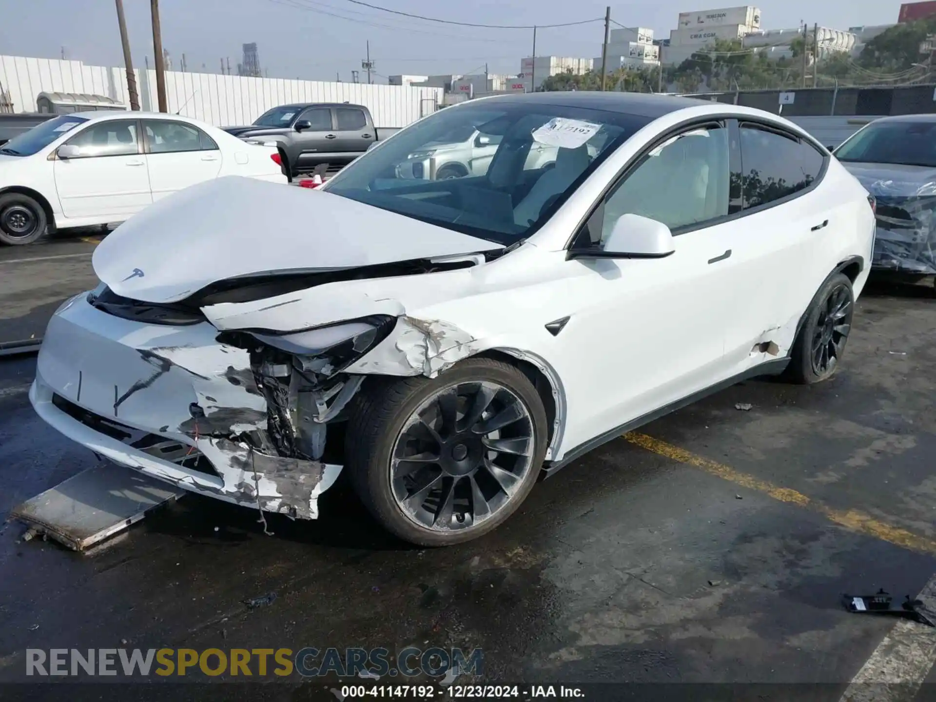 2 Photograph of a damaged car 7SAYGDEE3PF900030 TESLA MODEL Y 2023
