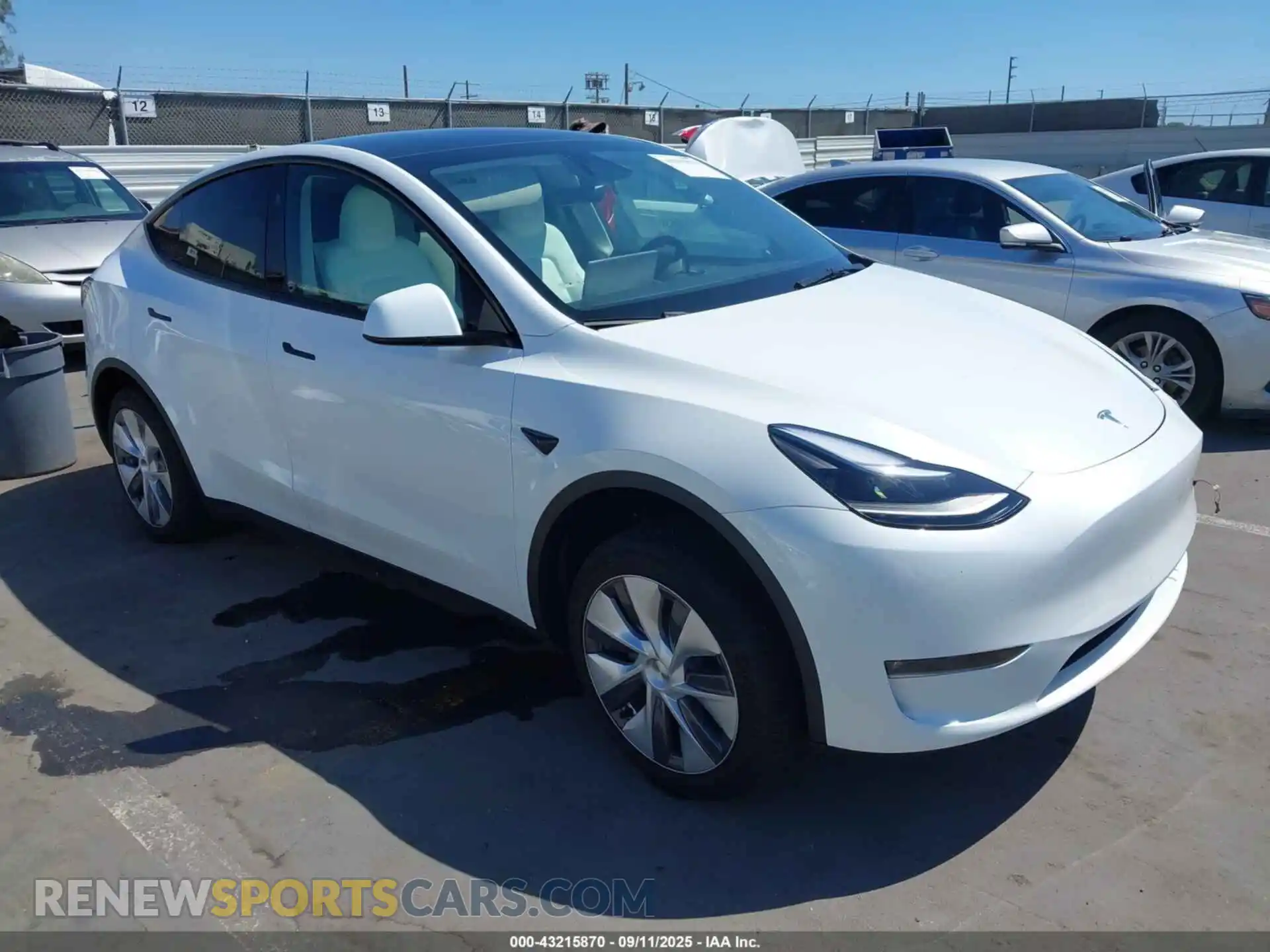 1 Photograph of a damaged car 7SAYGDEE3PF913425 TESLA MODEL Y 2023