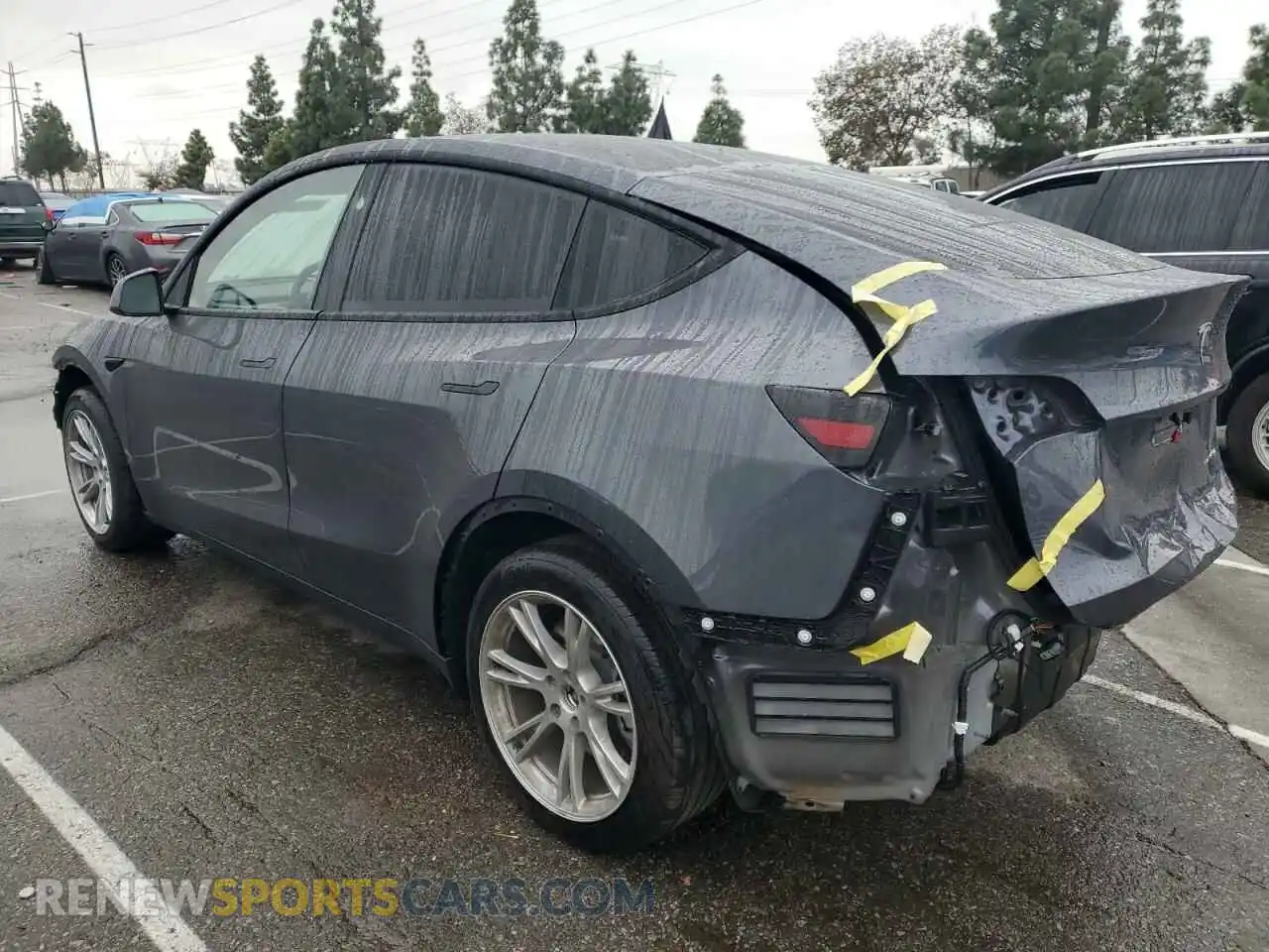 2 Photograph of a damaged car 7SAYGDEE3PF917443 TESLA MODEL Y 2023