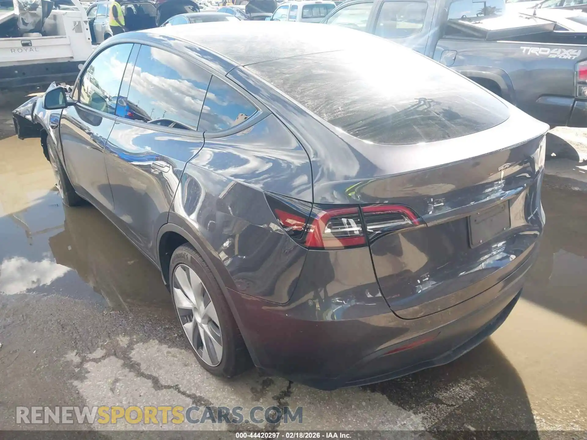 3 Фотография поврежденного автомобиля 7SAYGDEE3PF923114 TESLA MODEL Y 2023