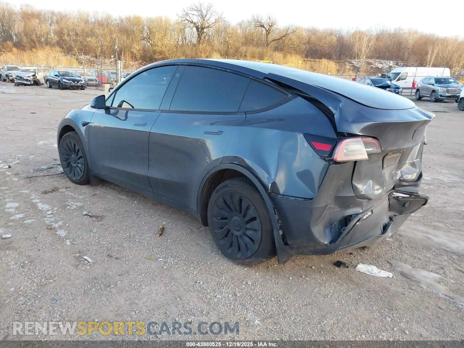 3 fotografías del automóvil dañado 7SAYGDEE4PA041656 TESLA MODEL Y 2023