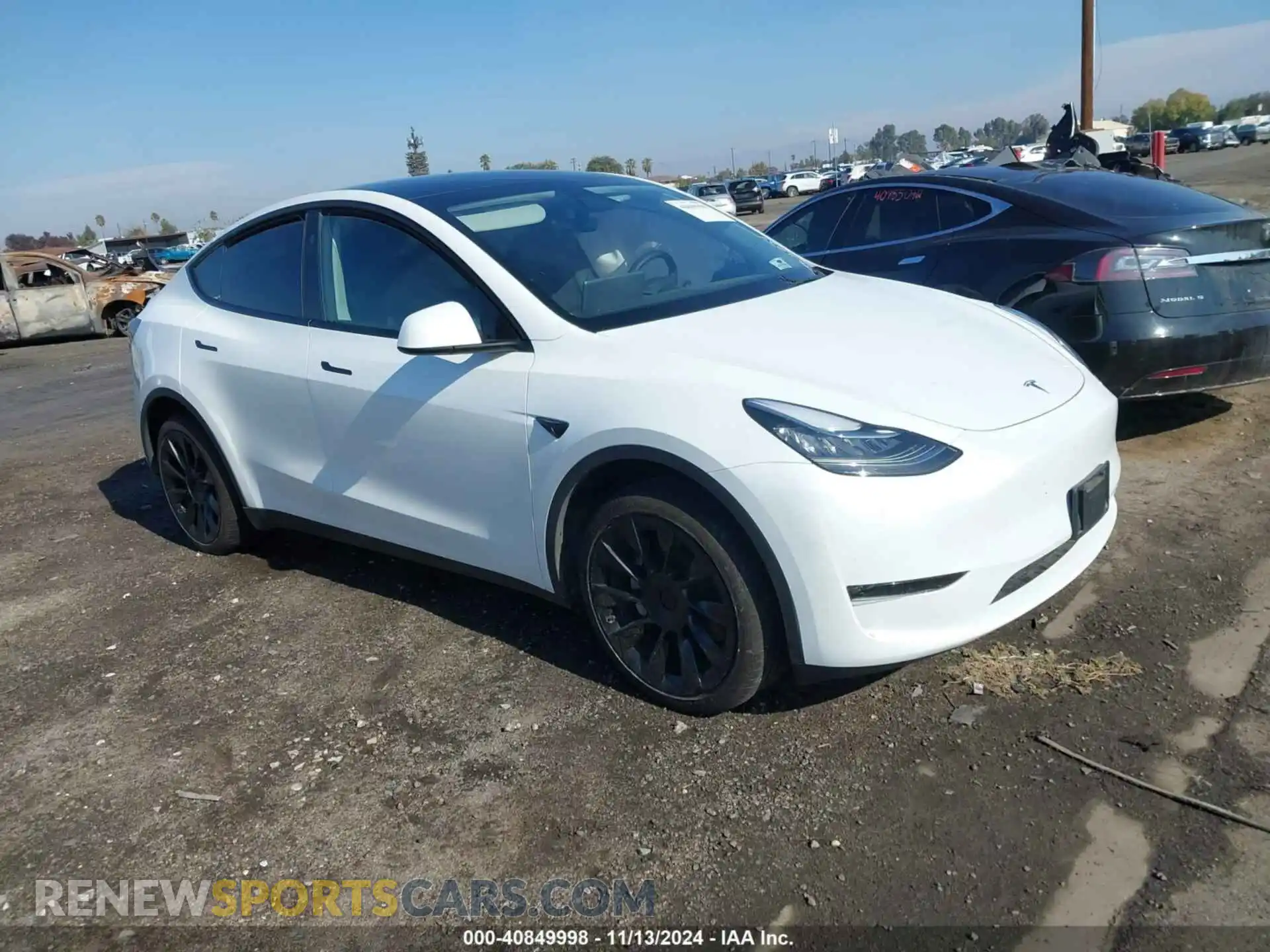 1 Фотография поврежденного автомобиля 7SAYGDEE4PA136010 TESLA MODEL Y 2023