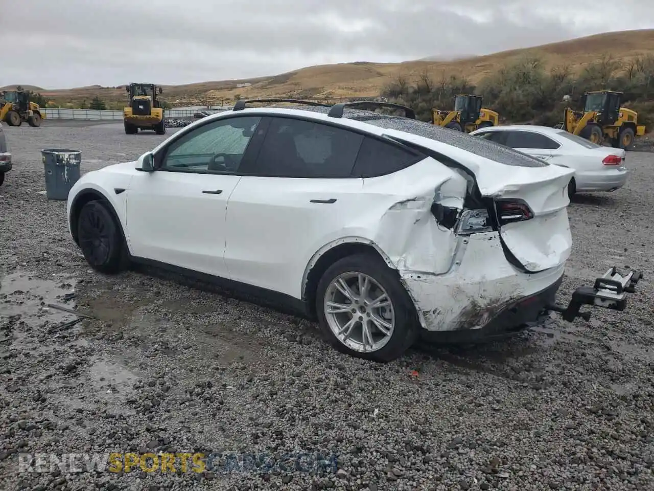 2 Фотография поврежденного автомобиля 7SAYGDEE4PA145760 TESLA MODEL Y 2023