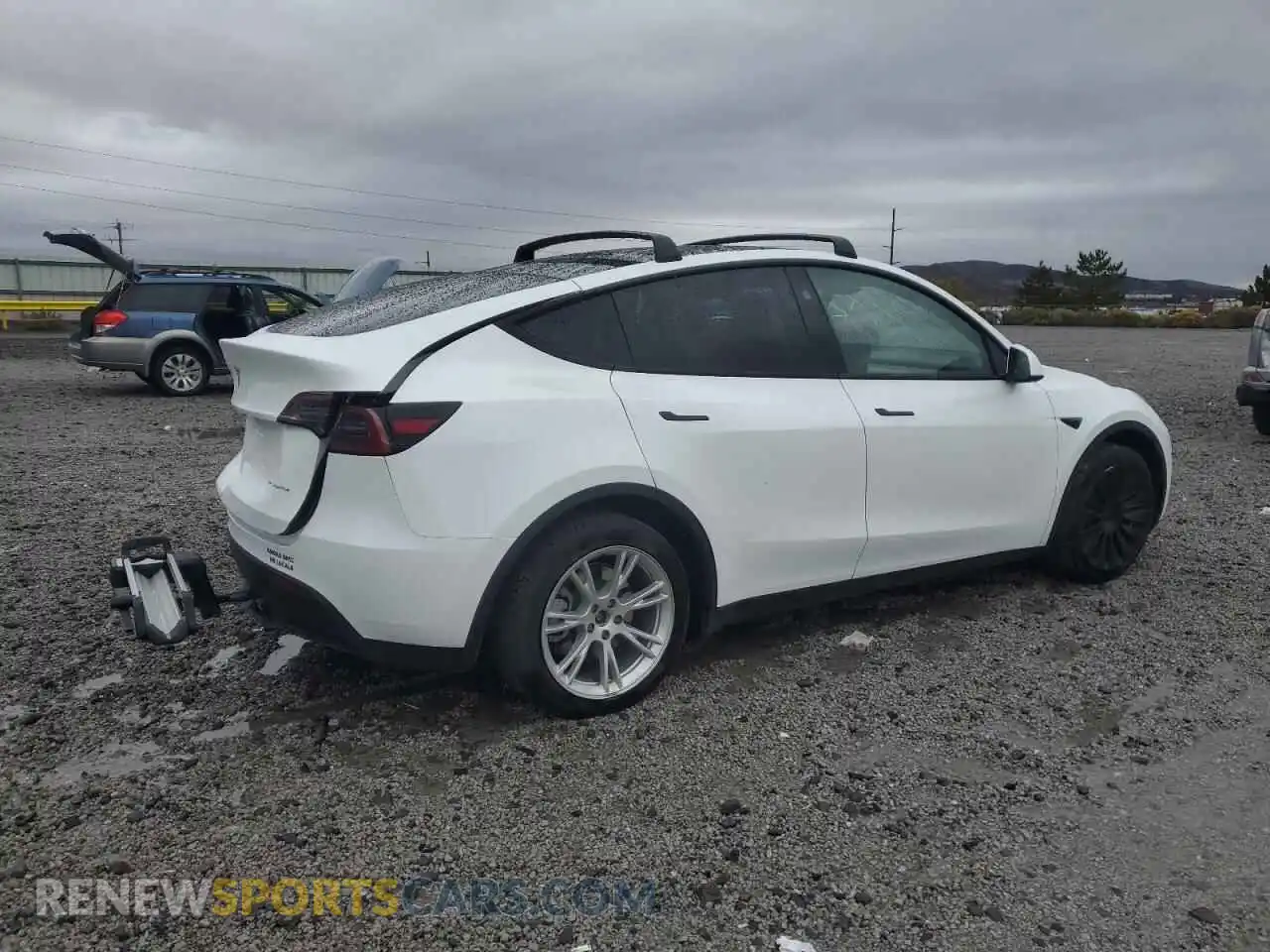 3 Фотография поврежденного автомобиля 7SAYGDEE4PA145760 TESLA MODEL Y 2023