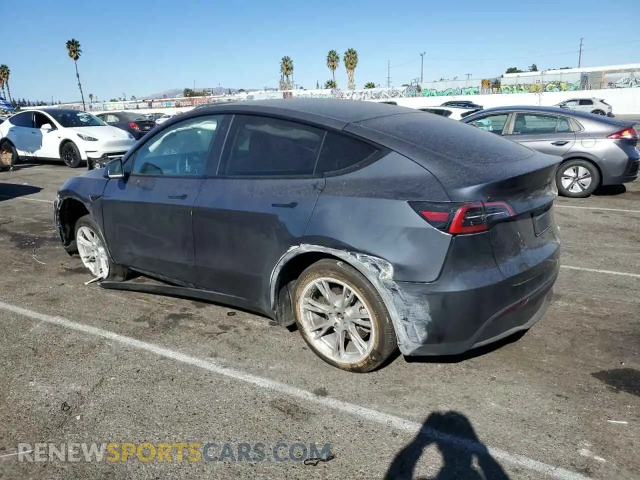 2 Photograph of a damaged car 7SAYGDEE4PF606670 TESLA MODEL Y 2023