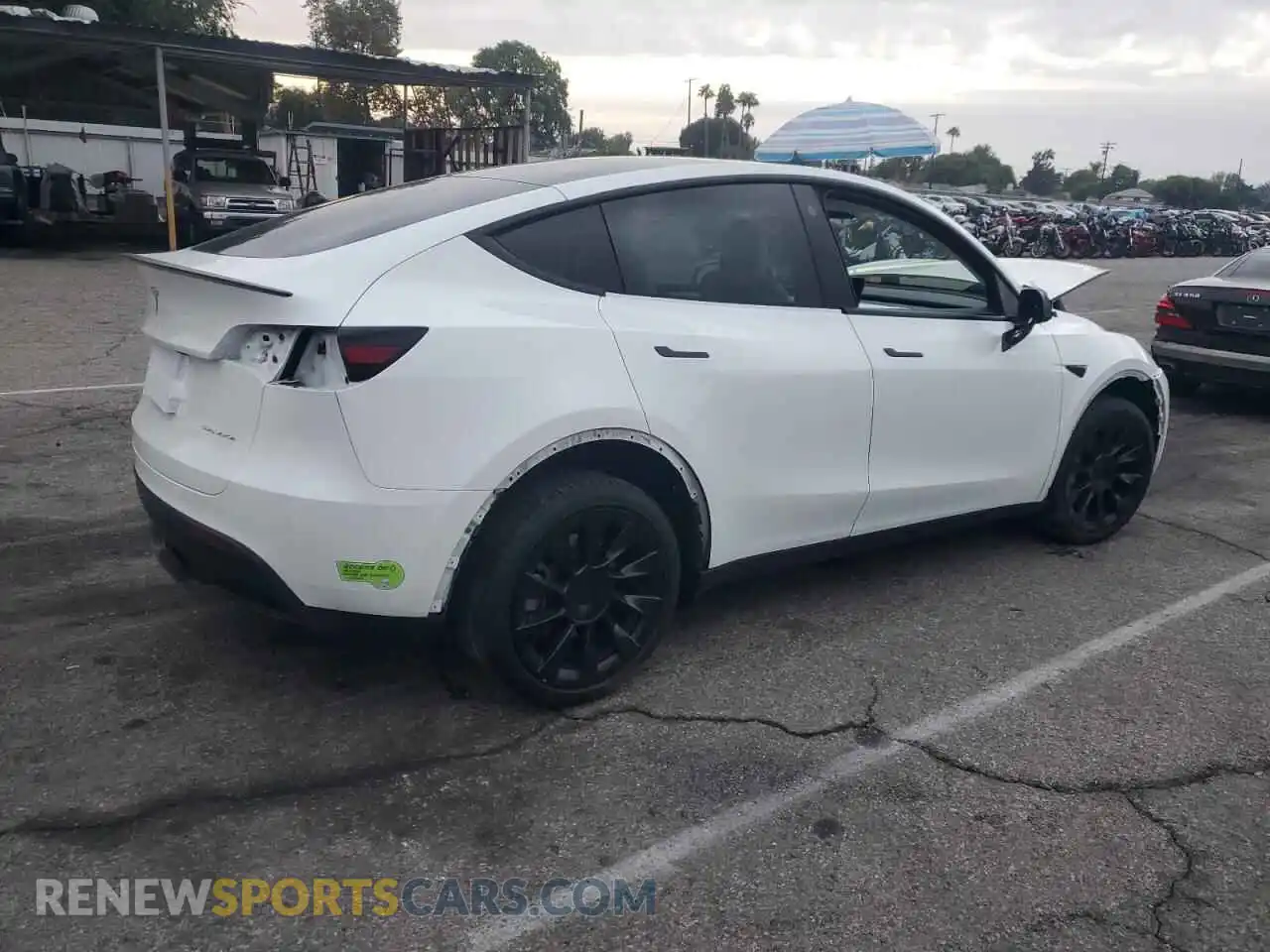 3 Фотография поврежденного автомобиля 7SAYGDEE4PF624392 TESLA MODEL Y 2023