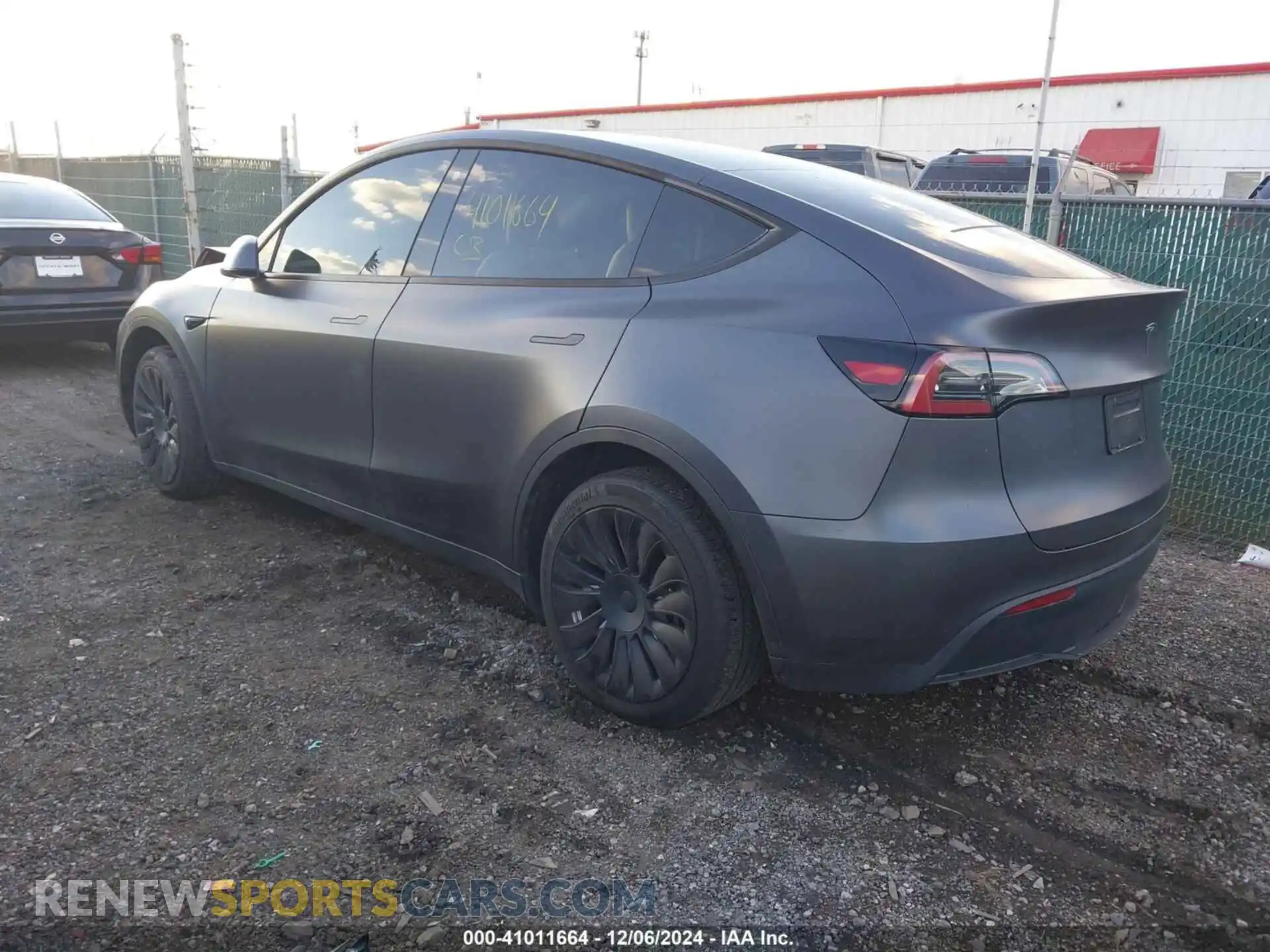 3 Photograph of a damaged car 7SAYGDEE4PF662883 TESLA MODEL Y 2023