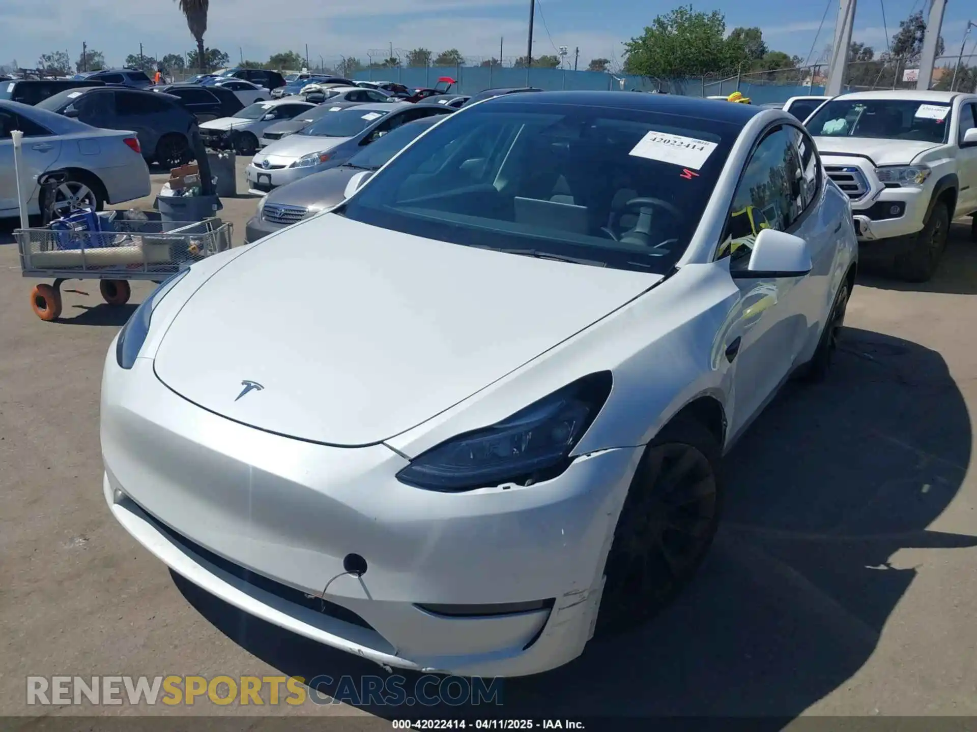 2 Photograph of a damaged car 7SAYGDEE4PF752468 TESLA MODEL Y 2023