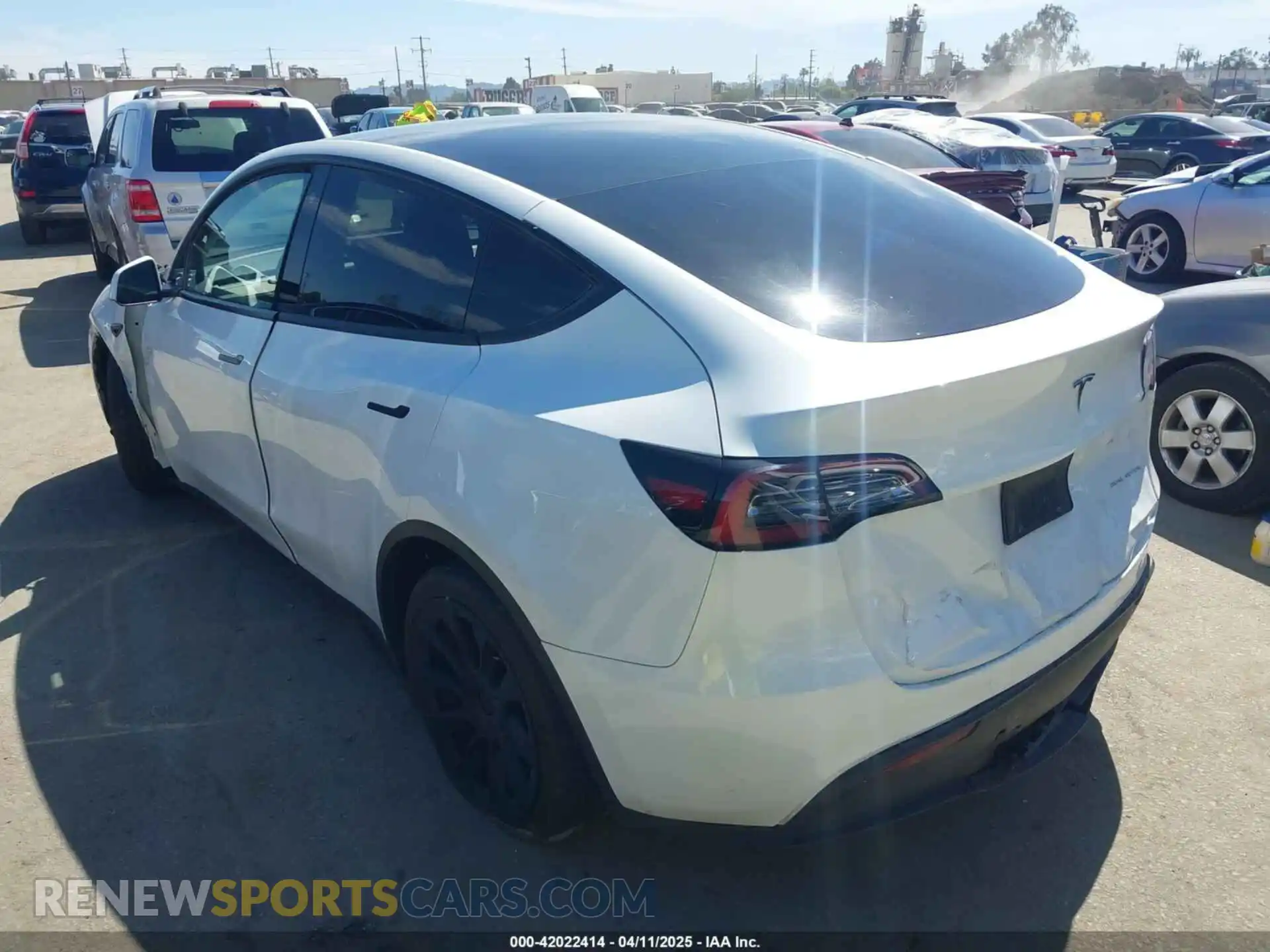 3 Photograph of a damaged car 7SAYGDEE4PF752468 TESLA MODEL Y 2023