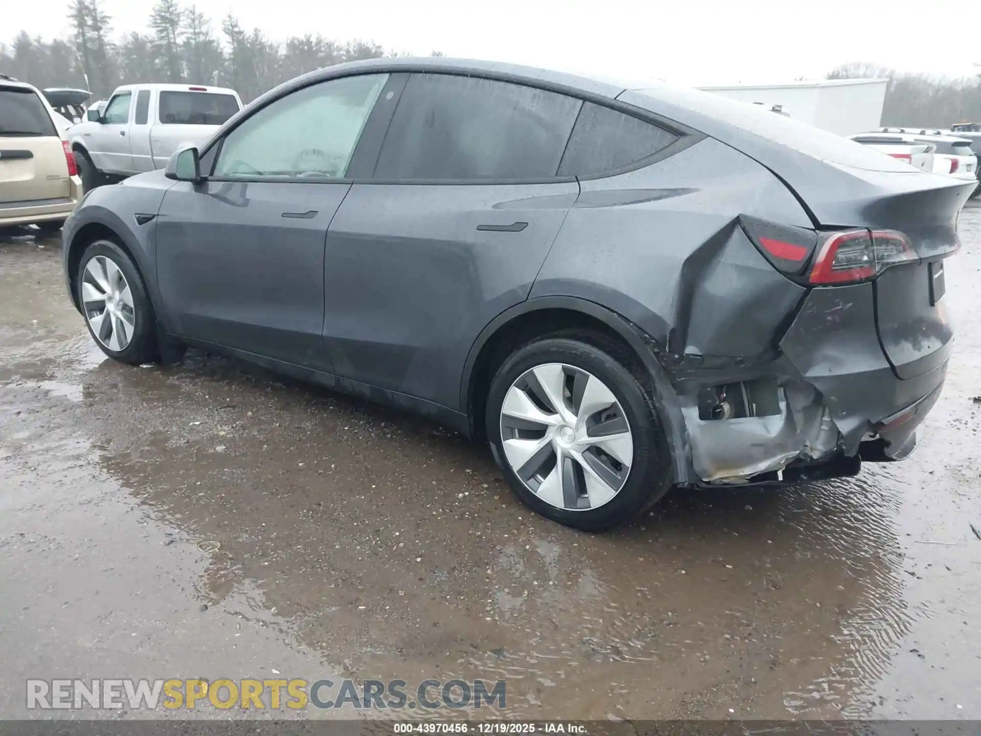 3 Photograph of a damaged car 7SAYGDEE4PF763258 TESLA MODEL Y 2023