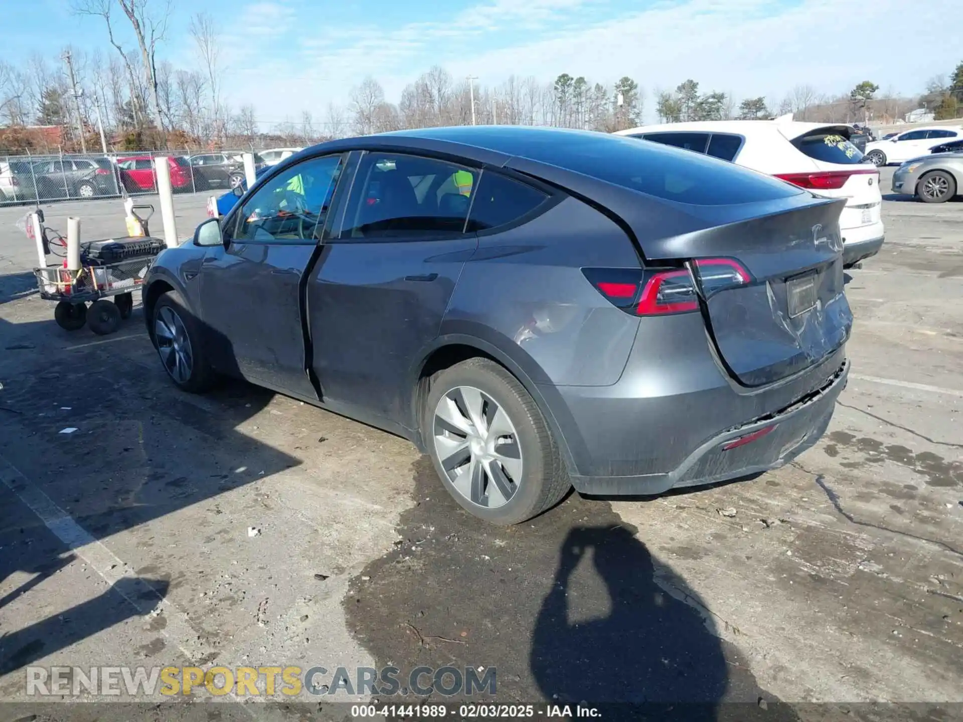 3 Photograph of a damaged car 7SAYGDEE4PF785051 TESLA MODEL Y 2023