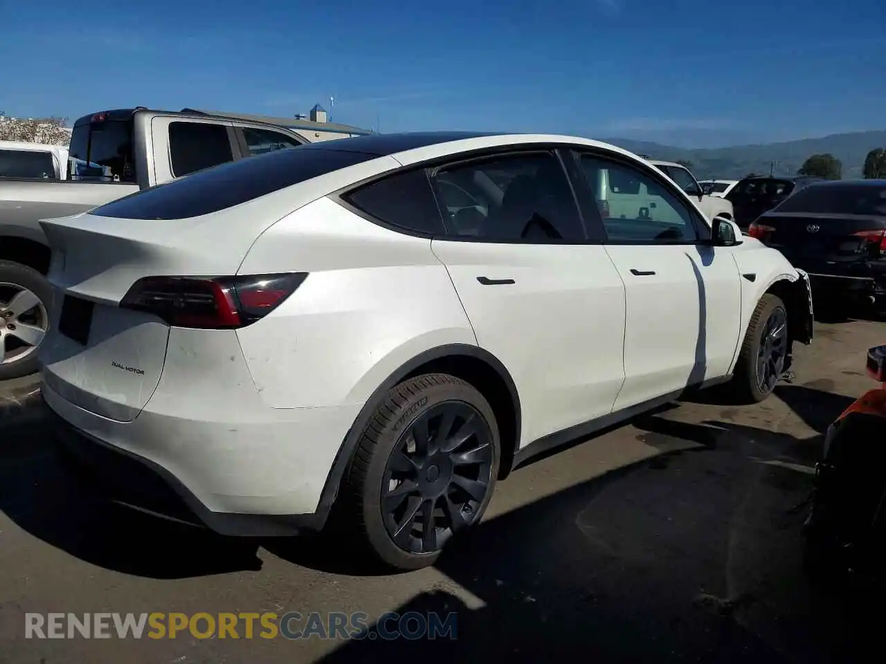 3 Photograph of a damaged car 7SAYGDEE4PF814029 TESLA MODEL Y 2023