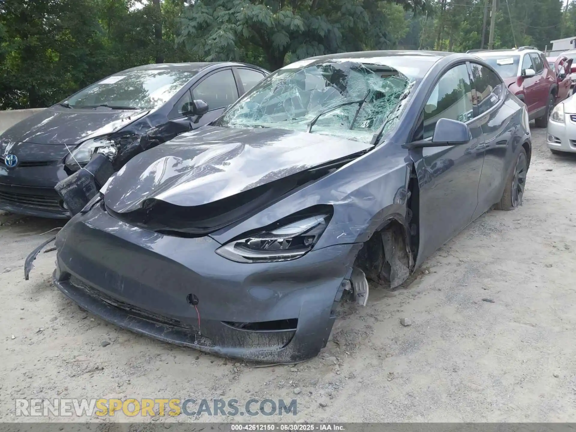 2 Photograph of a damaged car 7SAYGDEE4PF900876 TESLA MODEL Y 2023