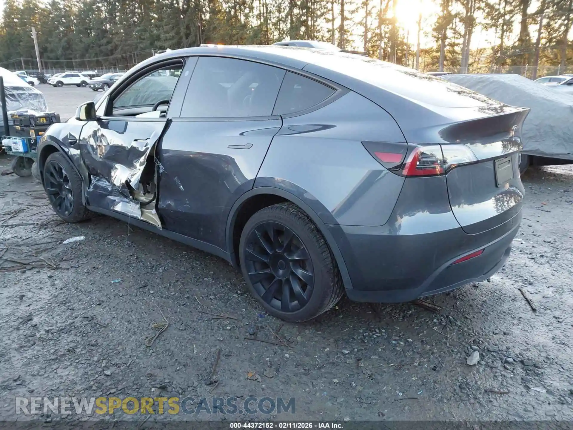 3 Photograph of a damaged car 7SAYGDEE4PF957109 TESLA MODEL Y 2023