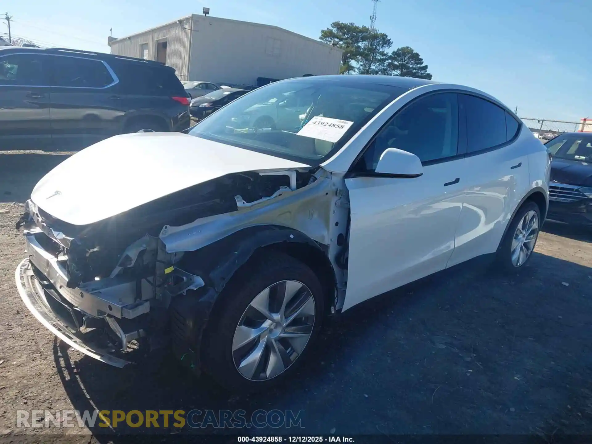 2 Photograph of a damaged car 7SAYGDEE5PA064167 TESLA MODEL Y 2023