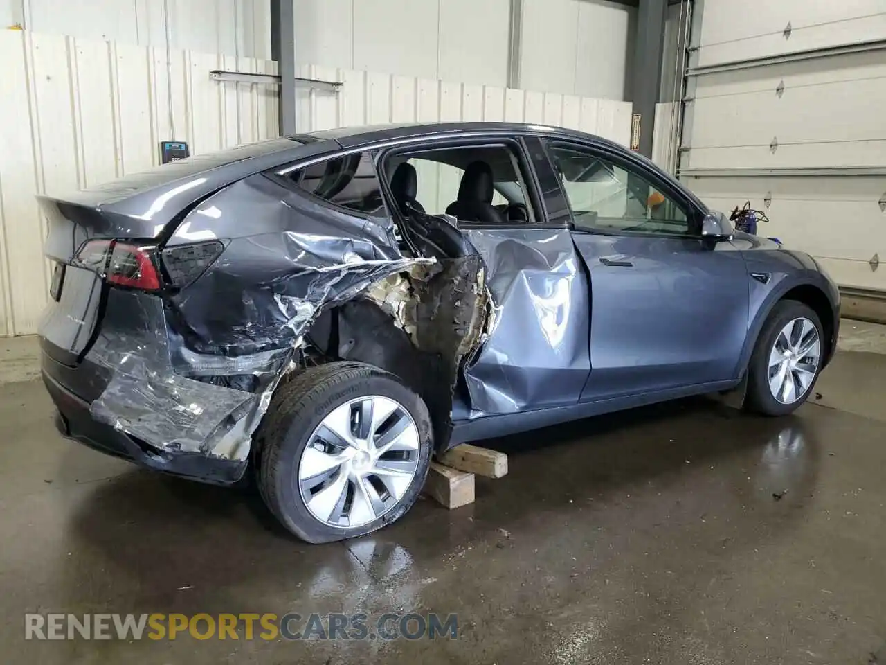 3 Photograph of a damaged car 7SAYGDEE5PA067070 TESLA MODEL Y 2023