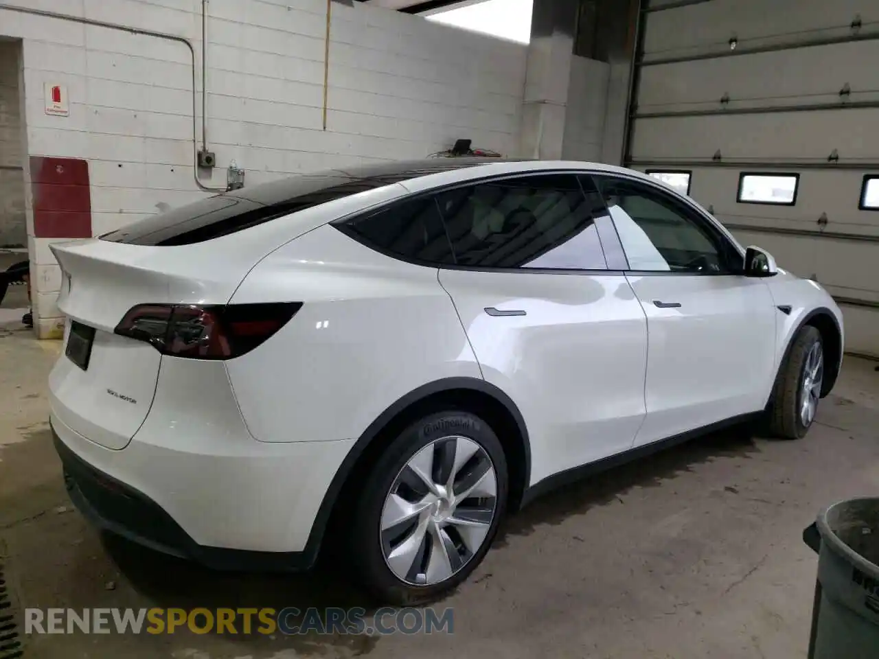 3 Photograph of a damaged car 7SAYGDEE5PA112976 TESLA MODEL Y 2023