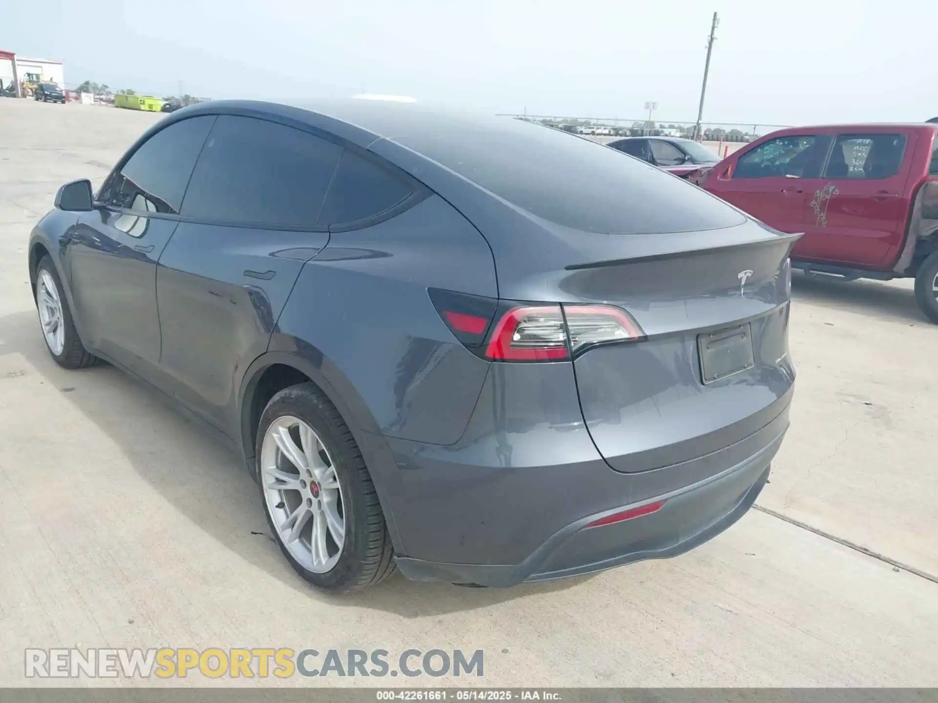 3 Photograph of a damaged car 7SAYGDEE5PA170506 TESLA MODEL Y 2023