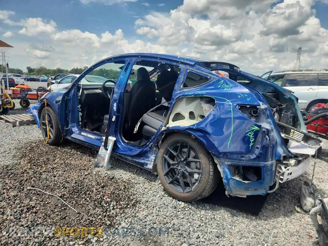 2 fotografías del automóvil dañado 7SAYGDEE5PA194997 TESLA MODEL Y 2023