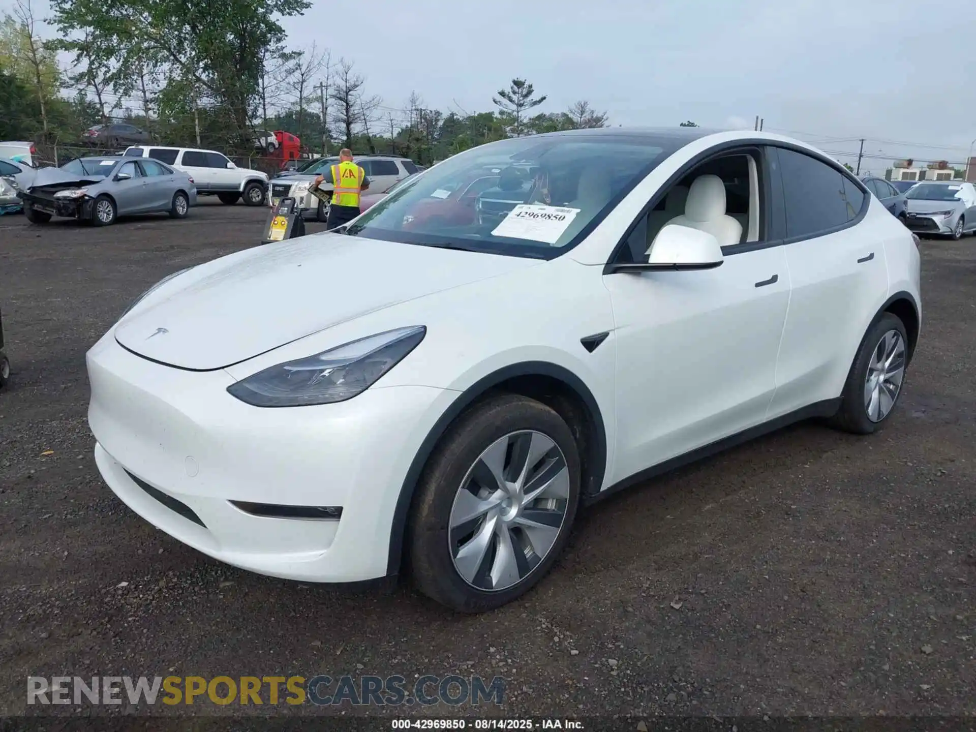 2 Photograph of a damaged car 7SAYGDEE5PF633389 TESLA MODEL Y 2023