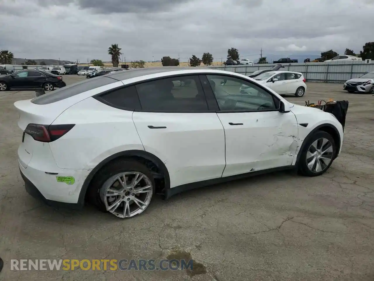 3 Фотография поврежденного автомобиля 7SAYGDEE5PF714070 TESLA MODEL Y 2023