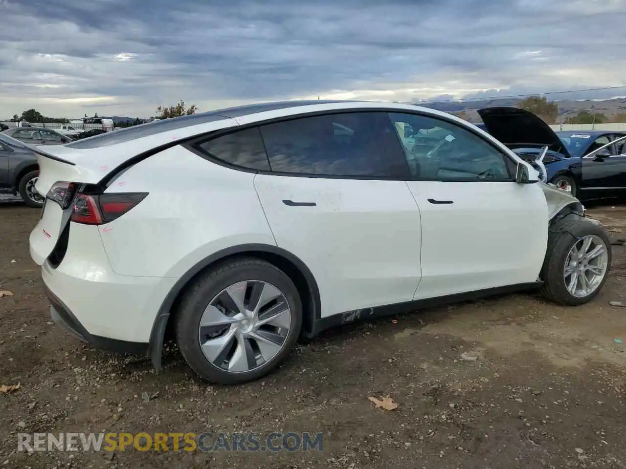 3 Photograph of a damaged car 7SAYGDEE5PF813889 TESLA MODEL Y 2023