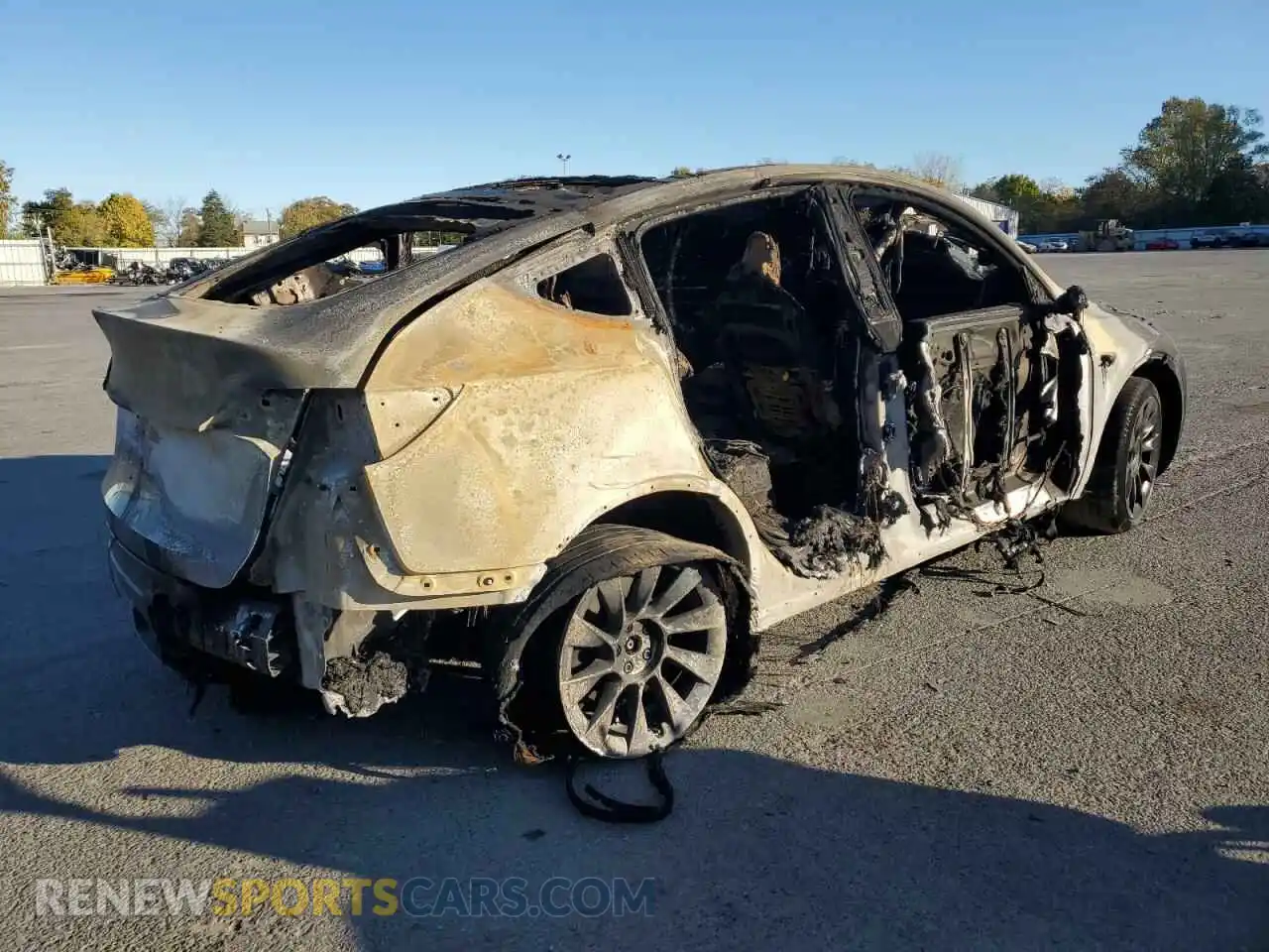 3 Photograph of a damaged car 7SAYGDEE5PF851414 TESLA MODEL Y 2023