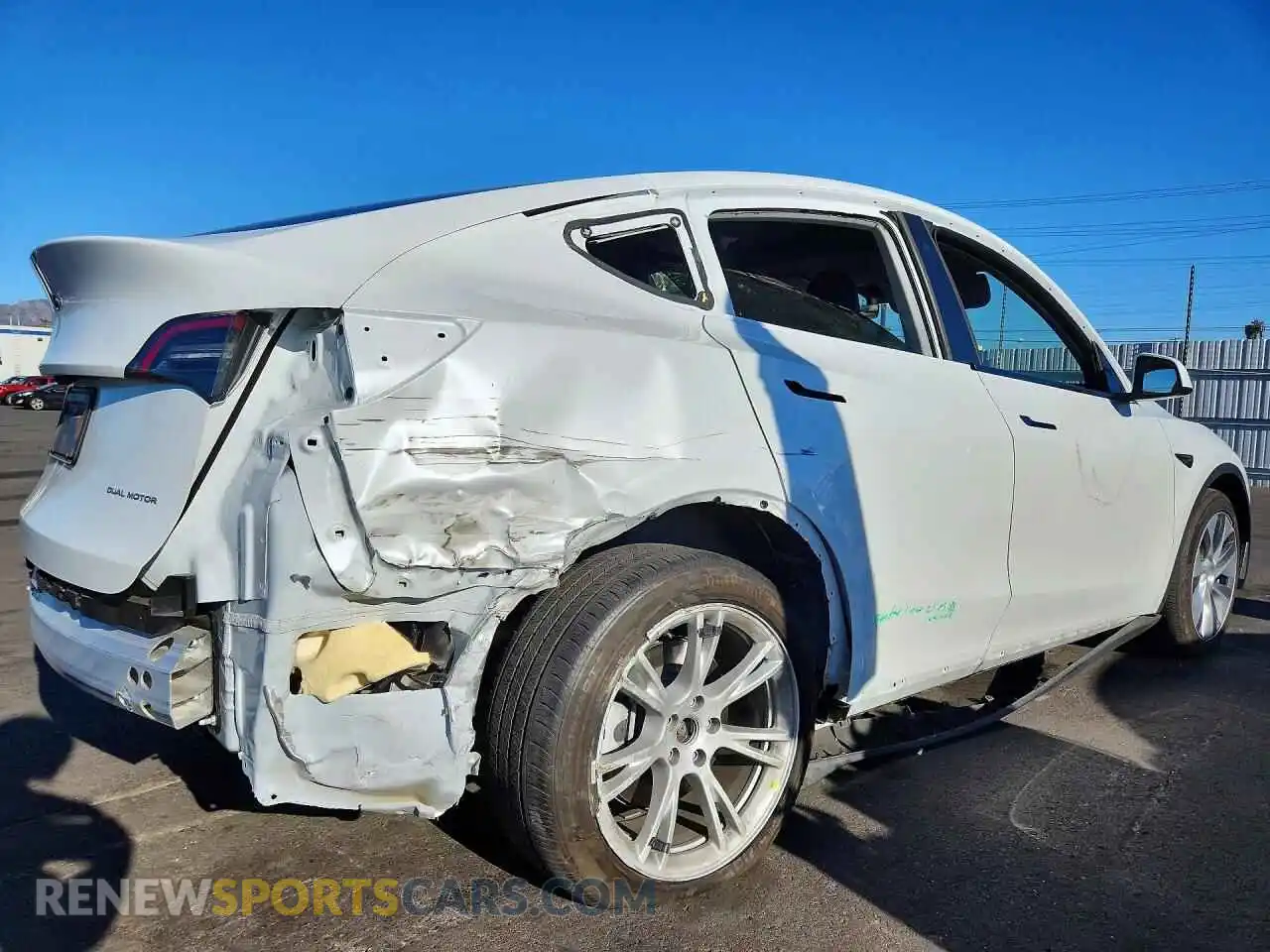 3 fotografías del automóvil dañado 7SAYGDEE6PA093399 TESLA MODEL Y 2023