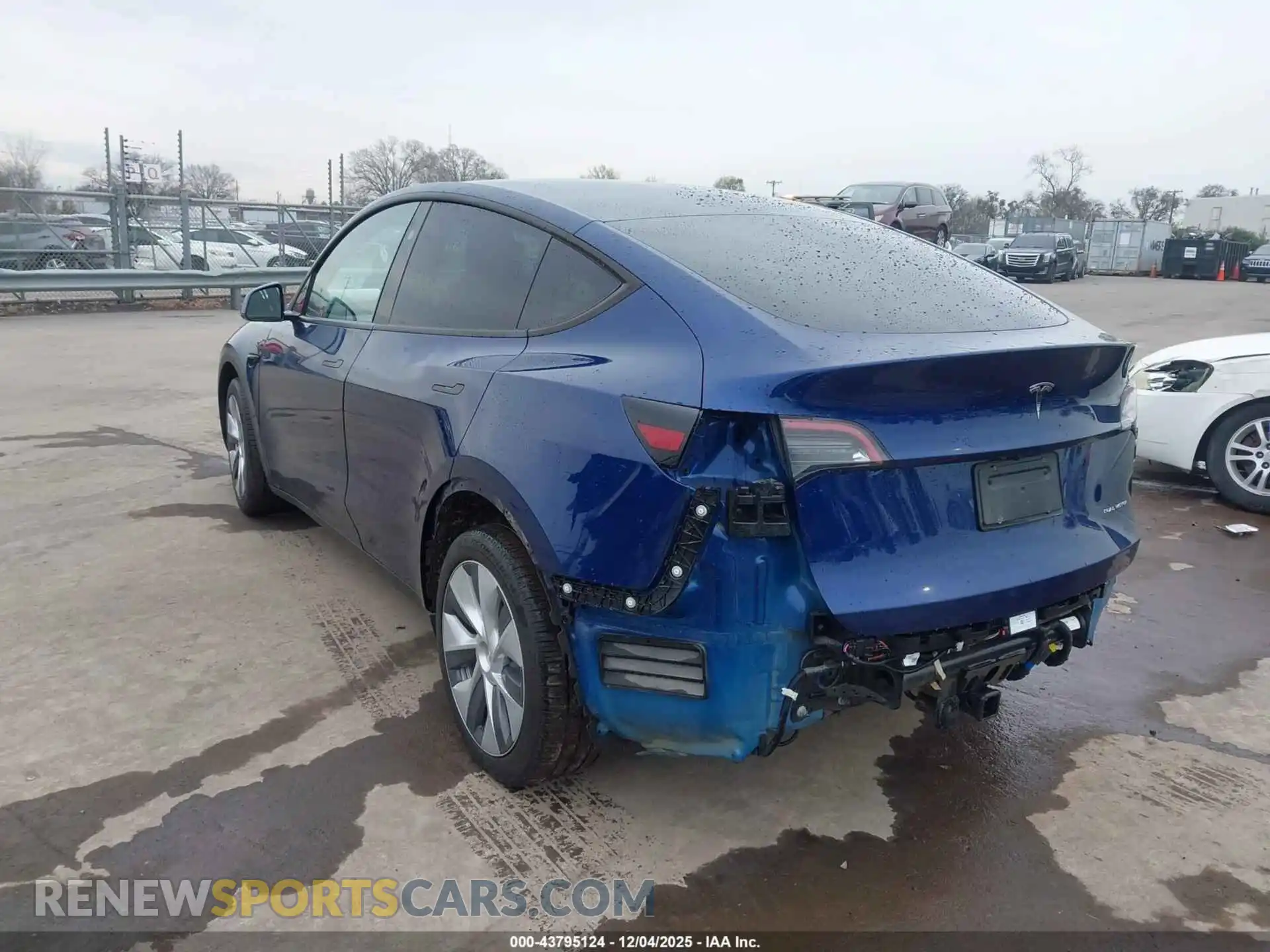3 fotografías del automóvil dañado 7SAYGDEE6PA201021 TESLA MODEL Y 2023