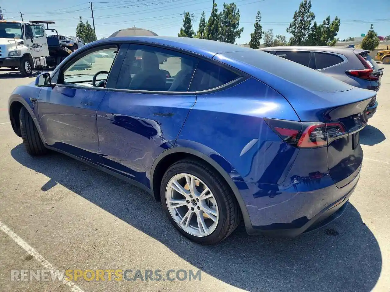 2 Photograph of a damaged car 7SAYGDEE6PF586700 TESLA MODEL Y 2023