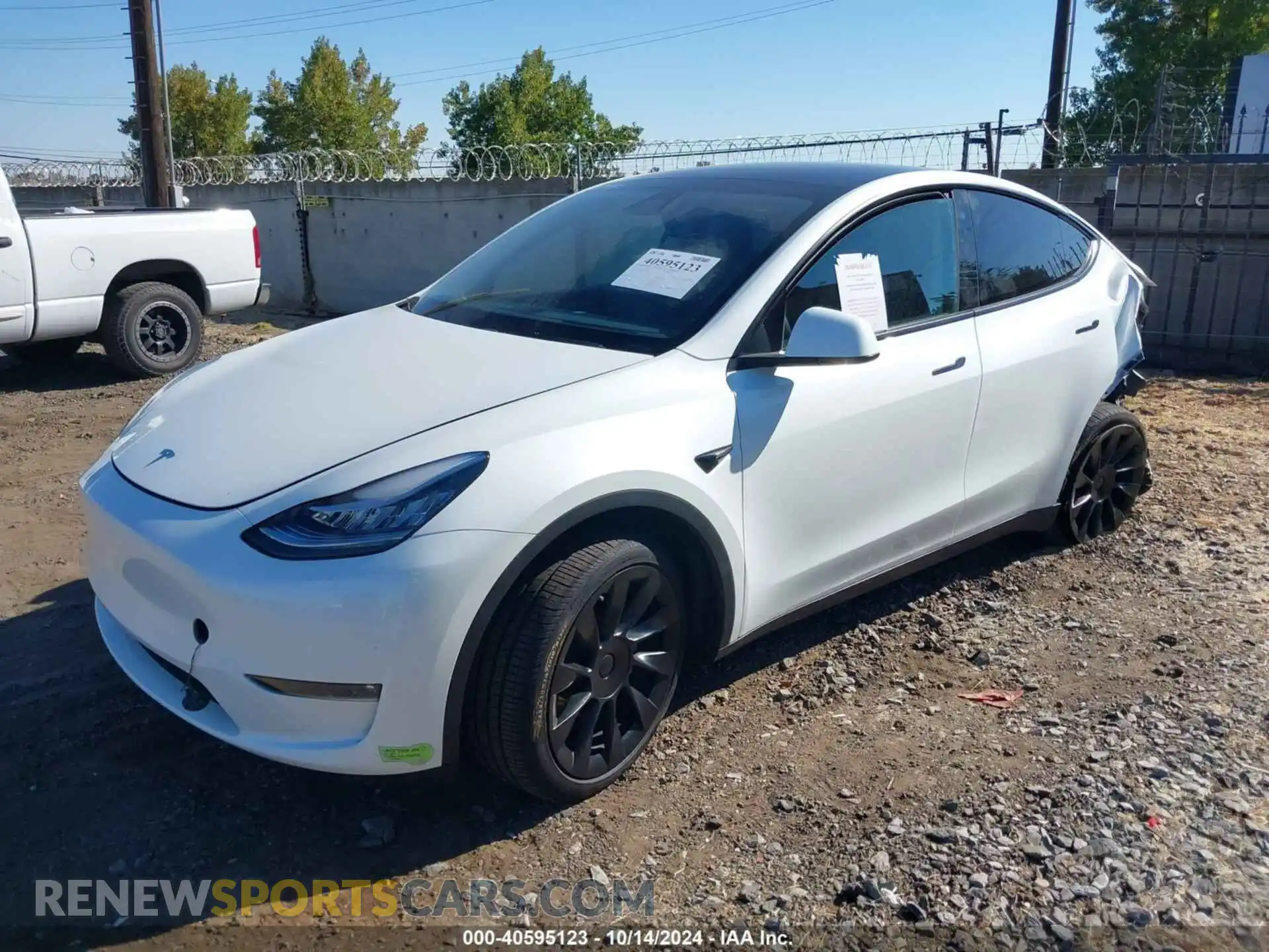 2 Photograph of a damaged car 7SAYGDEE6PF588608 TESLA MODEL Y 2023