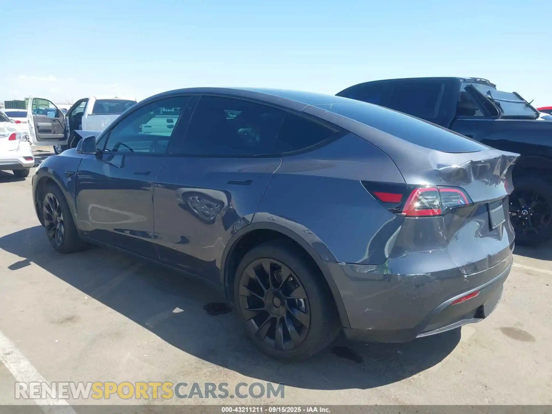 3 Photograph of a damaged car 7SAYGDEE6PF606184 TESLA MODEL Y 2023