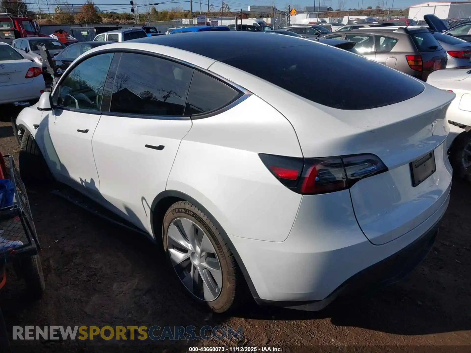 3 Photograph of a damaged car 7SAYGDEE6PF683699 TESLA MODEL Y 2023