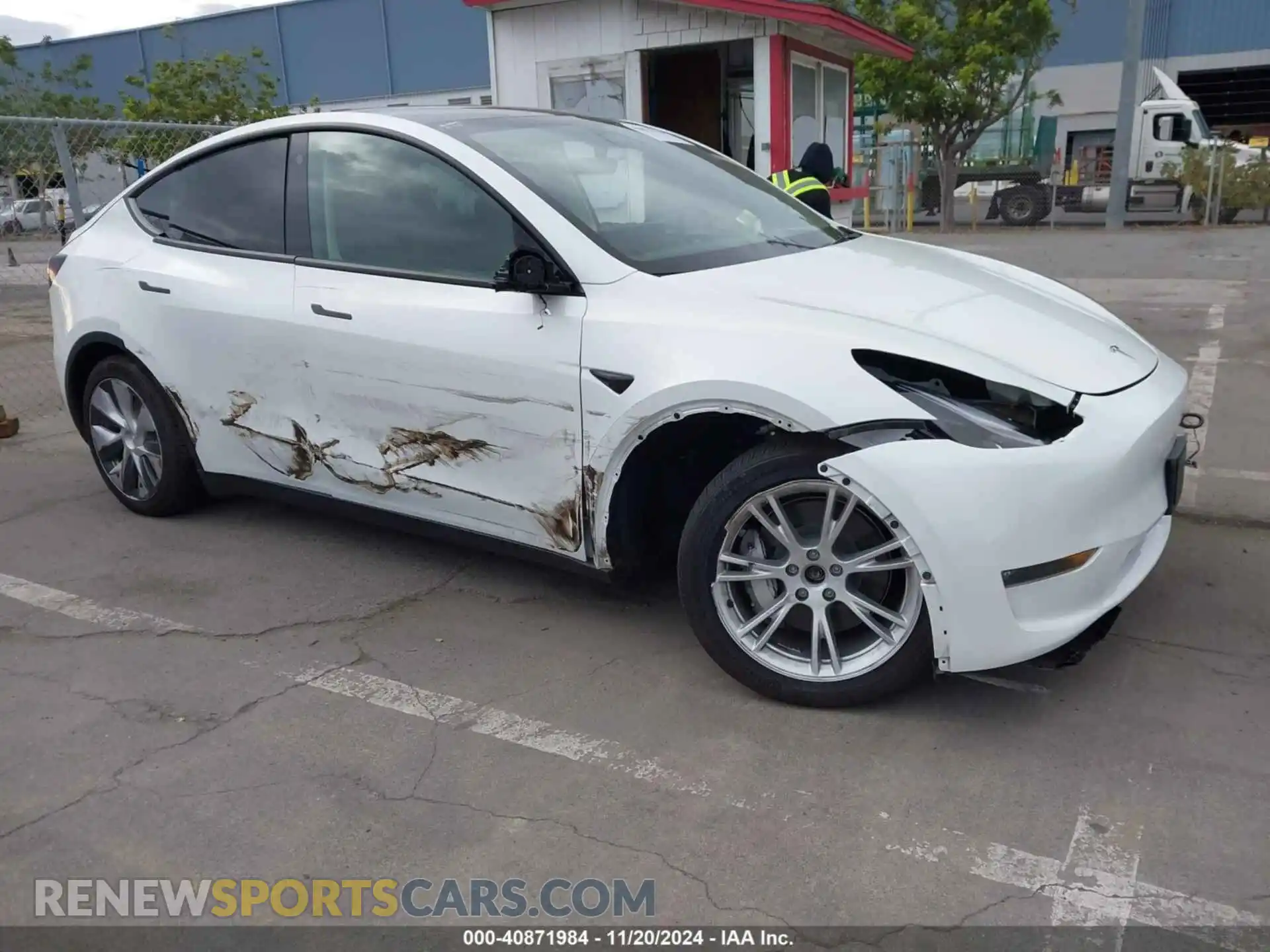 1 Фотография поврежденного автомобиля 7SAYGDEE6PF758451 TESLA MODEL Y 2023