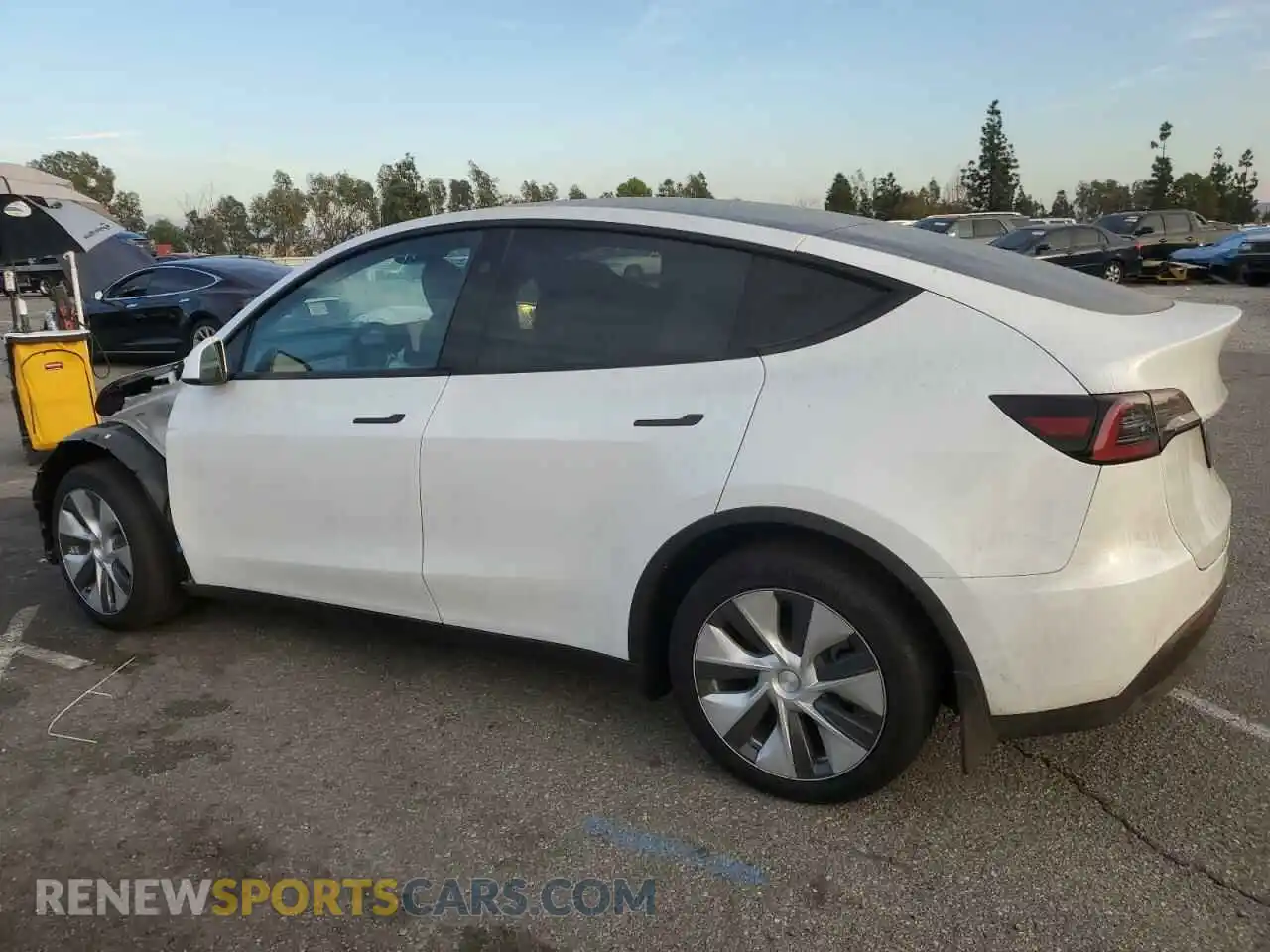 2 Photograph of a damaged car 7SAYGDEE6PF823279 TESLA MODEL Y 2023